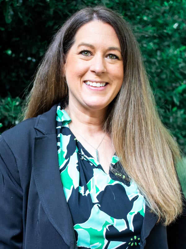 Dr. Kelly Graves